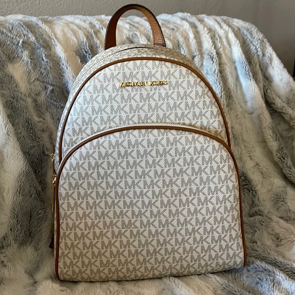 MICHAEL Michael Kors Handbags - ❤️HP❤️ Michael Kors Backpack